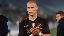 GALLERY Ostigard festeggia il pareggio dell’Olimpico: “Forza Napoli Sempre”