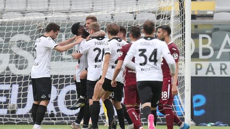 LA SPEZIA, ITALY - MAY 15: Mbala Nzola of Spezia Calcio celebrates after scoring a goal during the Serie A match between Spezia Calcio and Torino FC at Stadio Alberto Picco on May 15, 2021 in La Spezia, Italy. (Photo by Gabriele Maltinti/Getty Images)