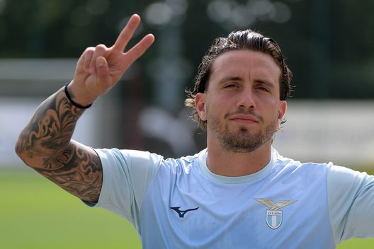 Getty Images Lazio, Pellegrini coinvolto in incidente stradale: la Smart su cui viaggiava si è ribaltata - immagine 1