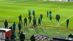 Lazio in campo per il walk around al Wanda Metropolitano – VIDEO