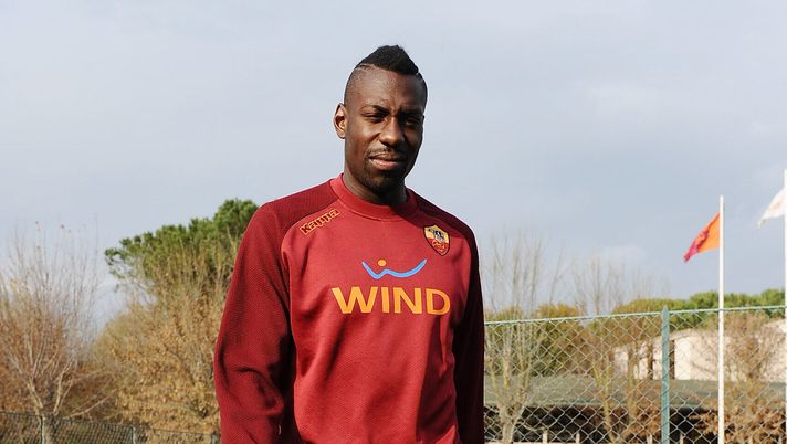 Okaka: “Ero vicino al Milan, ma la Roma è la mia famiglia. Spalletti secondo padre” - immagine 1