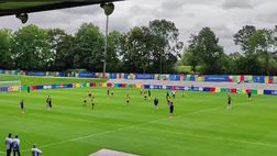 Spalletti interrompe l’allenamento per spiegare alla squadra nuovi movimenti