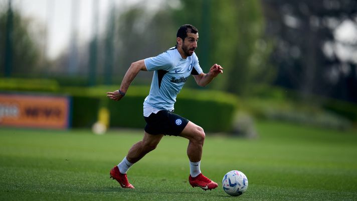 Getty Images Inter, Bastoni rientra col Cagliari. Out Pavard, si scalda Bisseck. Incognita Mkhitaryan - immagine 1