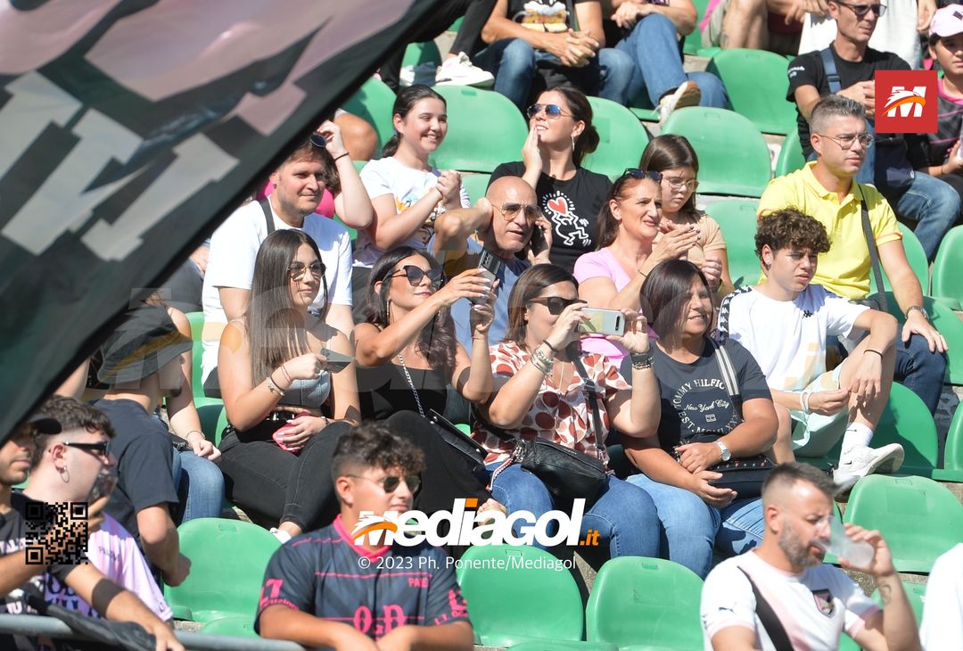 FOTOTIFO Palermo-Sudtirol 2-1, gli scatti ai tifosi al “Renzo Barbera” (GALLERY) - immagine 44