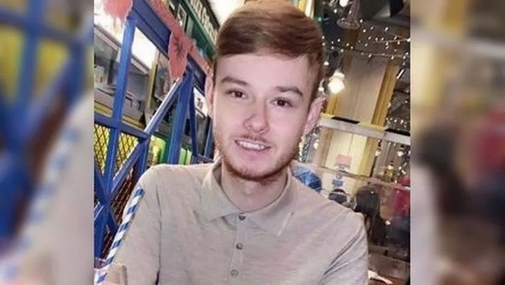 Morto a 25 anni e applaudito al derby del Merseyside: Adam, il processo per il suo incidente - immagine 1