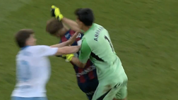 VIDEO – Follia in Spagna: il portiere tira un pugno in faccia all’avversario