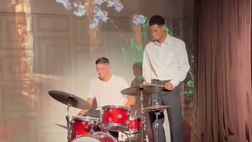 Valverde e Bellingham alla batteria per l’inno del Real Madrid: il video è virale