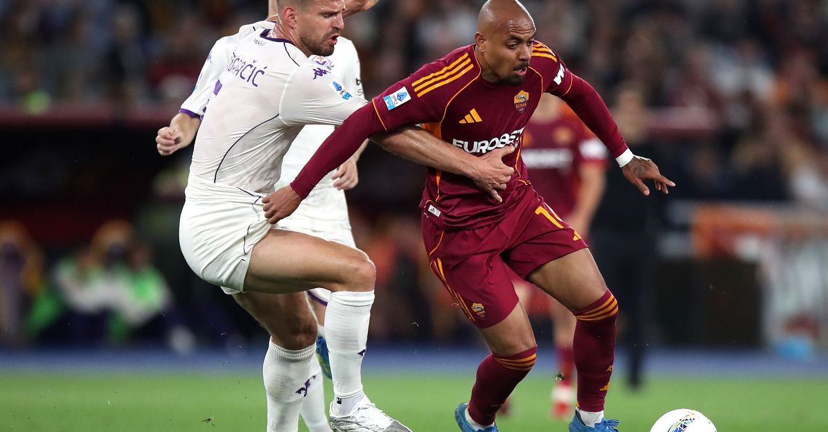 Roma Crushes Fiorentina 4-0 to Reignite Champions League Hopes