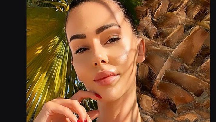 Erjona Sulejmani, che decolleté! L’ex di Dzemaili incanta i fan in bikini - immagine 1