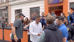 VIDEO / Inter Club Munchen, Julio Cesar firma gli autografi per i tifosi nerazzurri