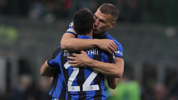 A Roma predicano bene ma razzolano male: ecco come vennero accolti Dzeko e Mkhitaryan A Roma predicano bene ma razzolano male: ecco come vennero accolti Dzeko e Mkhitaryan - immagine 1