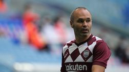 Iniesta, siparietto con Gavi: “Dammi la tua maglia o i miei figli…”