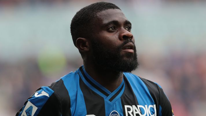 BERGAMO, ITALY - APRIL 08: Jeremie Boga of Atalanta BC looks on during the Serie A match between Atalanta BC and Bologna FC at Gewiss Stadium on April 08, 2023 in Bergamo, Italy. (Photo by Emilio Andreoli/Getty Images) Sì, la Fiorentina vuole un esterno. Gazzetta: “Ecco perché Goretti ha puntato Boga” - immagine 1