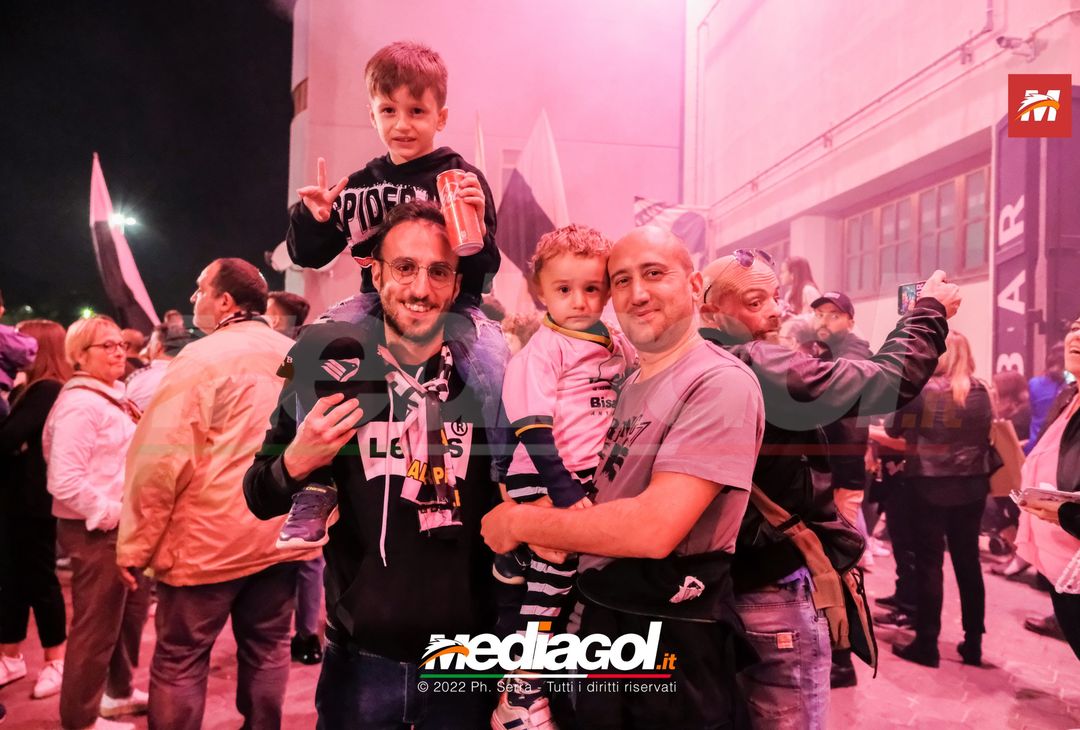 FOTO PALERMO, cori e fumogeni al Barbera: festa per i 122 anni del club (LA GALLERY) - immagine 25