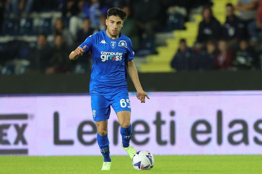 EMPOLI, ITALY - OCTOBER 01: Fabiano Parisi of Empoli FC in action during the Serie A match between Empoli FC and AC MIlan at Stadio Carlo Castellani on October 1, 2022 in Empoli, Italy. (Photo by Gabriele Maltinti/Getty Images) Marchini: “Con Parisi upgrade sulla fascia. Portiere? Ho un mio favorito”- immagine 2