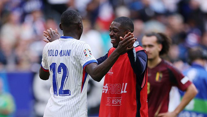 DUSSELDORF, GERMANY - JULY 01: Randal Kolo Muani celebrates victory with teammate Ousmane Dembele of France after the UEFA EURO 2024 round of 16 match between France and Belgium at Düsseldorf Arena on July 01, 2024 in Dusseldorf, Germany. (Photo by Dean Mouhtaropoulos/Getty Images)  Milan Juventus