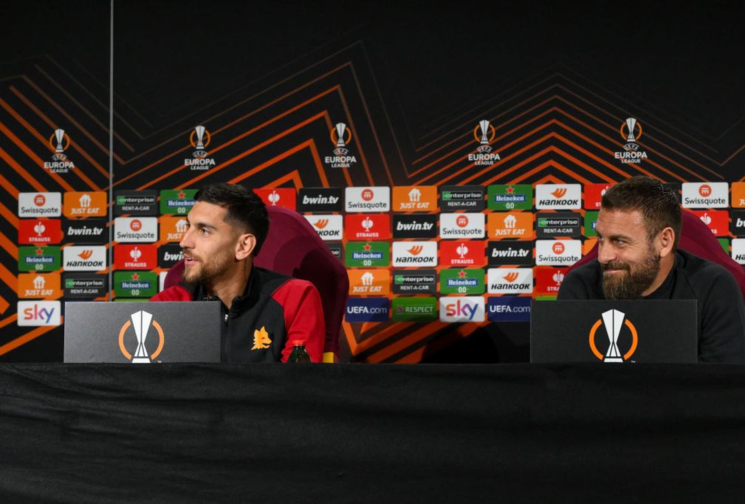 Roma, la conferenza stampa di De Rossi e Pellegrini prima del Milan – FOTO GALLERY - immagine 6