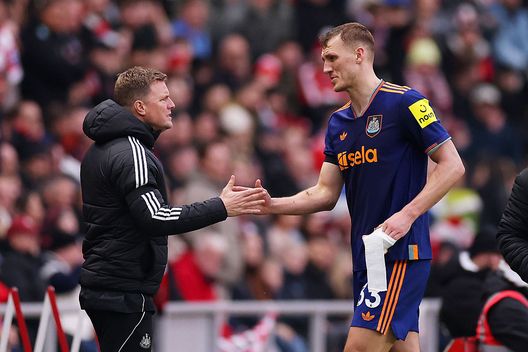 Newcastle, Dan Burn portato d’urgenza in ospedale a causa di difficoltà respiratorie- immagine 2