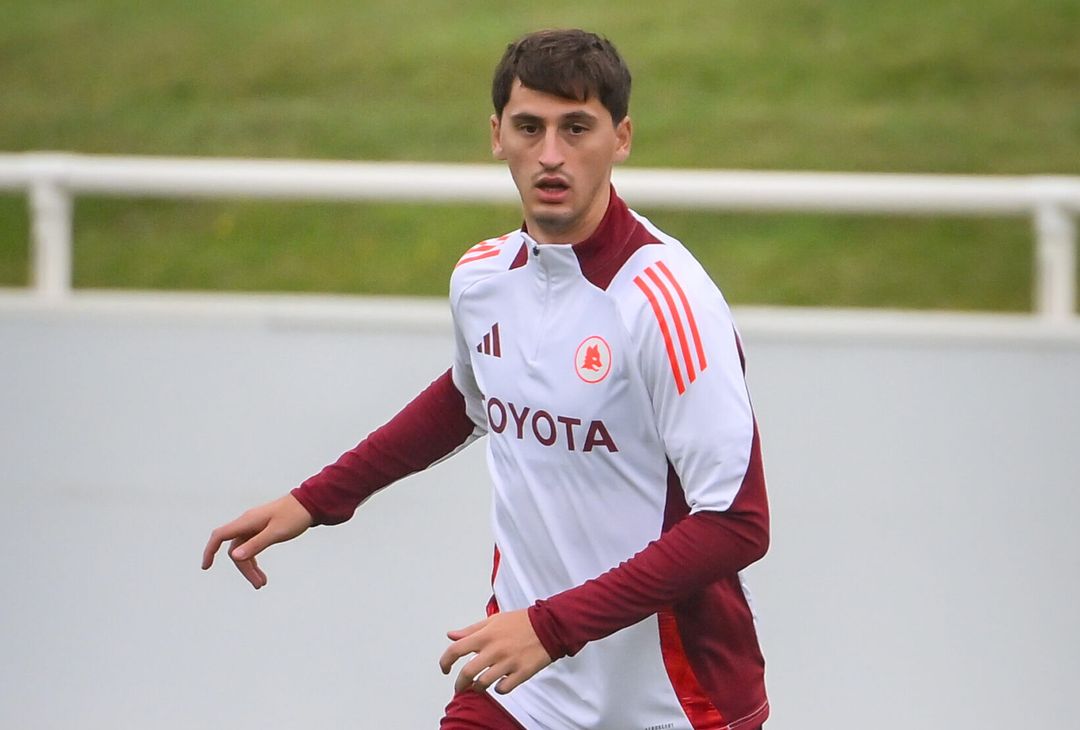 Ritiro Roma, Dovbyk scalda i motori: le indicazioni di De Rossi – FOTO GALLERY - immagine 99