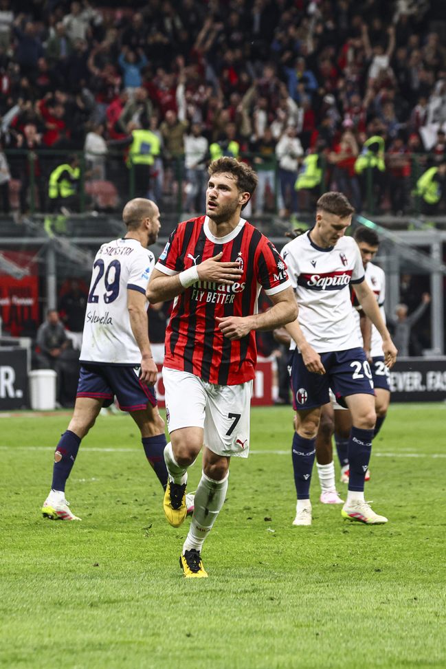 (Photo by Giuseppe Cottini/AC Milan via Getty Images)  Santi Gimenez: buon centravanti con troppi limiti tecnici e caratteriali- immagine 2