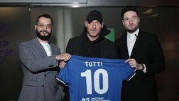 Totti, il viaggio a Mosca finisce in Procura: Europa Radicale presenta un esposto