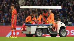 Che paura per Banda: attimi di terrore al Maradona alla fine di Napoli-Lecce