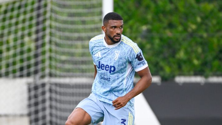 TURIN, ITALY - AUGUST 2: Gleison Bremer of Juventus during the pre-season friendly with Reggiana at Jtc on August 2, 2025 in Turin, Italy. (Photo by Daniele Badolato - Juventus FC/Juventus FC via Getty Images) Top, flop e pagelle: Thuram, Morata, Vlahovic, Scamacca, E. Ferguson, Vitik, Pedro, Esposito, Bremer…- immagine 1
