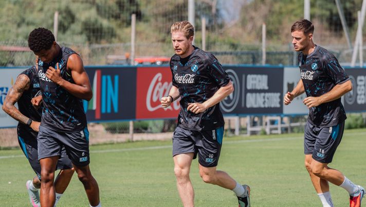 NAPOLI, ITALY - SEPTEMBER 17 SSC Napoli player Kevin de Bruyne during the training session at the SSC Napoli Training Center on September 17, 2025 in Naples, Italy. (Photo by SSC NAPOLI/SSC NAPOLI via Getty Images) Il Napoli macina chilometri, numeri da record per la squadra di Conte: il dato – CdS - immagine 1