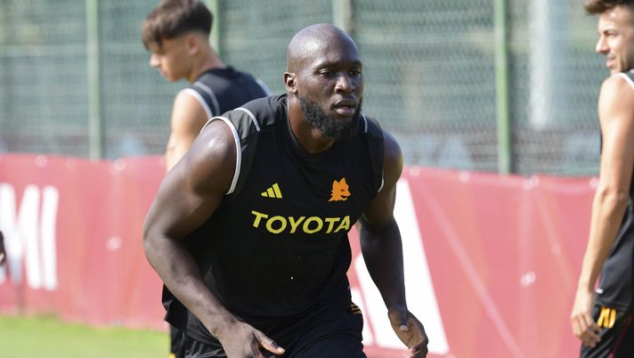 Continua il lavoro a Trigoria. Lukaku, Baldanzi e Leonardo: i retroscena di mercato - immagine 1
