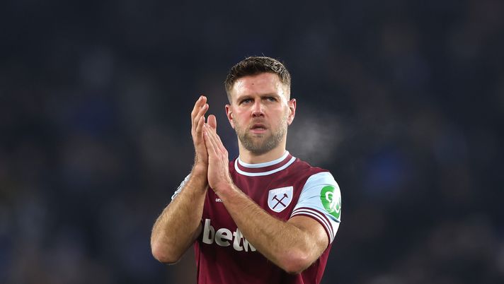 LEICESTER, ENGLAND - DECEMBER 03: Niclas Fullkrug of West Ham United during the Premier League match between Leicester City FC and West Ham United FC at The King Power Stadium on December 03, 2024 in Leicester, England. (Photo by Alex Pantling/Getty Images) Calciomercato Milan, torna di moda Fullkrug: ecco chi è la punta per rinforzare l’attacco - immagine 1