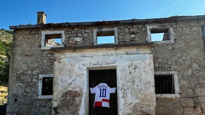 gvardiol-omaggio-luka-modric-casa-infanzia-milan-croazia