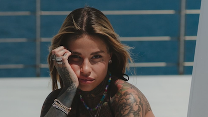 Zoe Cristofoli, scatto piccante in bikini. Lady Hernandez incanta con le sue curve sensuali Zoe Cristofoli, scatto piccante in bikini. Lady Hernandez incanta con le sue curve sensuali - immagine 1