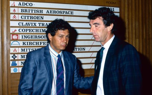 TORINO, ITALIA: L’allenatore della Juventus Dino Zoff con Mircea Lucescu durante una convention negli anni ’80 in Europa. (Foto di Juventus FC - Archivio/Juventus FC via Getty Images) Lucescu – ESCLUSIVA VIDEO – Il ricordo dei suoi giocatori: “Più di un allenatore, un punto di riferimento’”- immagine 3