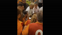VIDEO / Icardi shock: testata a un tifoso fuori da un locale