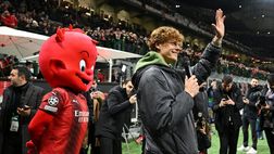 VIDEO / Sinner a San Siro per Milan-Borussia: l’accoglienza rossonera