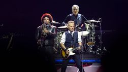 Bruce Springsteen a San Siro attacca Trump: “USA in mani corrotte e incompetenti”