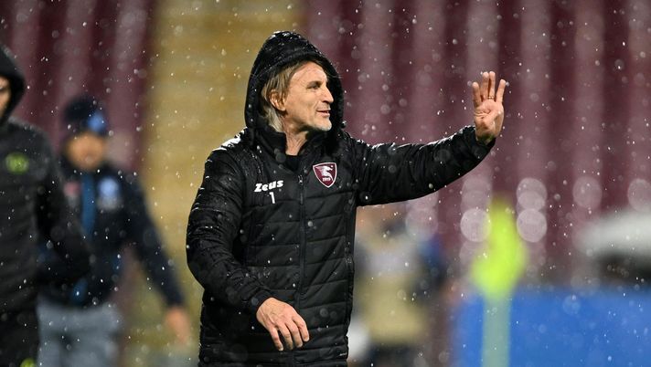 SALERNO, ITALY - JANUARY 21: Davide Nicola Salernitana coach during the Serie A match between Salernitana and SSC Napoli at Stadio Arechi on January 21, 2023 in Salerno, Italy. (Photo by Francesco Pecoraro/Getty Images)  Salernitana