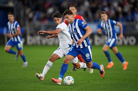 Lucas Boyé, attaccante del Deportivo Alaves. (Foto di Juan Manuel Serrano Arce/Getty Images) Deportivo Alaves-Real Sociedad, derby basco all’orizzonte: il pronostico di DDD- immagine 2