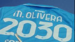 Mate, la maglia azzurra e la bandiera uruguaiana: Olivera al Napoli fino al 2030