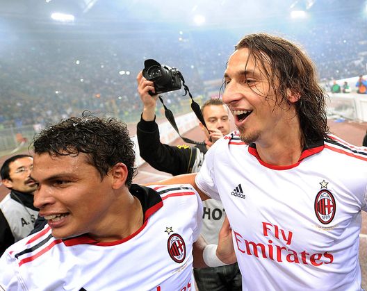 Roma, Italia - 7 maggio 2011: Thiago Silva e Zlatan Ibrahimović festeggiano lo Scudetto vinto col Milan. (Foto di Giuseppe Bellini/Getty Images)