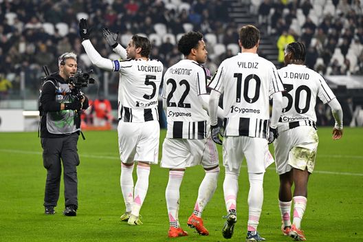 TURIN, ITALY - DECEMBER 02: Manuel Locatelli of Juventus celebrates after scoring his team's second goal with teammates Weston McKennie, Kenan Yildiz and Jonathan David during the Coppa Italia match between Juventus and Udinese at Allianz Stadium on December 02, 2025 in Turin, Italy. (Photo by Filippo Alfero - Juventus FC/Juventus FC via Getty Images)
