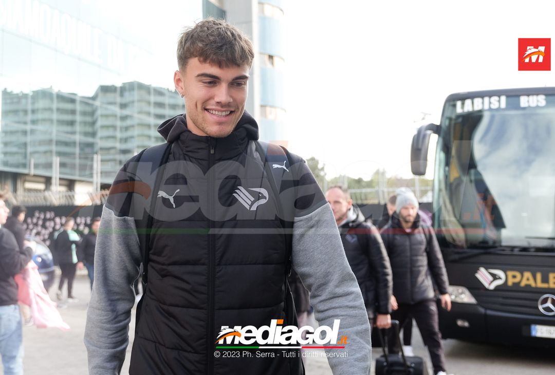 FOTO Como-Palermo, il Palermo in partenza dal ‘Renzo Barbera’ (GALLERY) - immagine 56