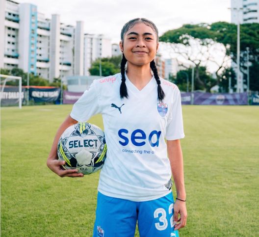Nur Ain Salleh con la maglia del Lion City Sailors Academy (Credits: Instragram lioncitysailors.academy) Paura in AFC Women’s Champions League: Nur Ain Salleh crolla a terra per un malore- immagine 2