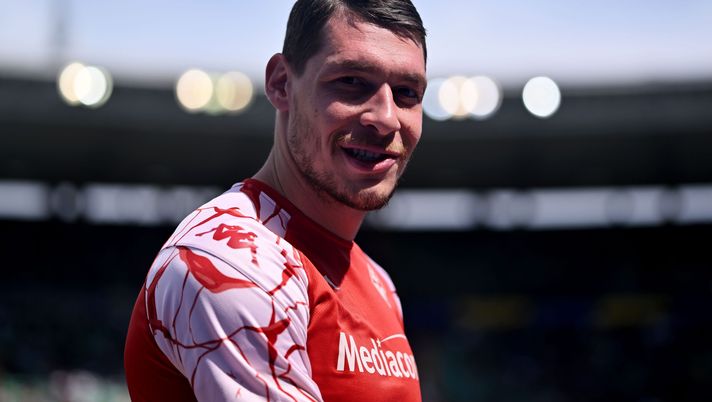 VERONA, ITALY - MAY 05:Andrea Belotti of ACF Fiorentina looks on during the Serie A TIM match between Hellas Verona FC and ACF Fiorentina at Stadio Marcantonio Bentegodi on May 05, 2024 in Verona, Italy.(Photo by Alessandro Sabattini/Getty Images) (Photo by Alessandro Sabattini/Getty Images) Possibile ritorno in Toscana per il Gallo? Il Pisa pensa a Belotti per l’attacco - immagine 1