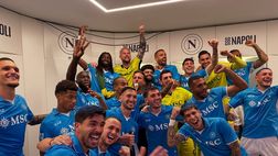 GALLERY La festa nello spogliatoio del Napoli: gli scatti dello staff azzurro