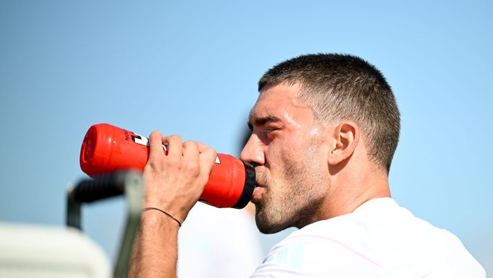 vlahovic-e-la-risposta-social-a-comolli-e-la-juve-milan-dusan-esce-allo-scoperto-news-ultima-ora-calciomercato