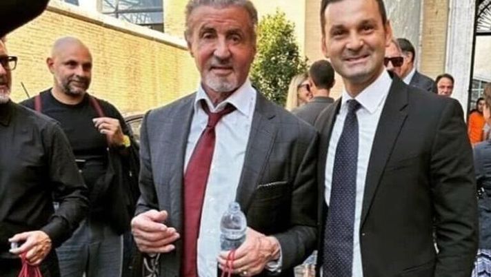 Stallone tifoso speciale: Sly fa shopping al Roma Store di via del Corso Stallone