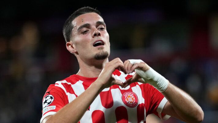GIRONA, SPAIN - OCTOBER 22: Miguel Gutierrez of Girona FC celebrates scoring his team's first goal during the UEFA Champions League 2024/25 League Phase MD3 match between Girona FC and SK Slovan Bratislava at Montilivi Stadium on October 22, 2024 in Girona, Spain. (Photo by Alex Caparros/Getty Images) ULTIM’ORA – Il Napoli è in chiusura per Gutierrez: affare ai dettagli, ecco il prezzo - immagine 1