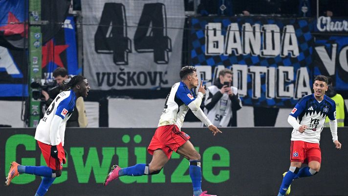 HAMBURG, GERMANY - NOVEMBER 08: Ransford Konigsdorffer of Hamburger SV celebrates scoring his team's first goal during the Bundesliga match between Hamburger SV and Borussia Dortmund at Volksparkstadion on November 08, 2025 in Hamburg, Germany. (Photo by Stuart Franklin/Getty Images) Bundesliga, Amburgo-Union: Diretta live e probabili formazioni - immagine 1