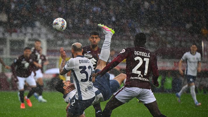 TURIN, ITALY - MAY 11: Mehdi Taremi of FC Internazionale in action during the Serie A match between Torino and FC Internazionale at Stadio Olimpico di Torino on May 11, 2025 in Turin, Italy. (Photo by Mattia Ozbot - Inter/Inter via Getty Images) Verso Inter-Torino: dove vedere la gara in tv e streaming - immagine 1